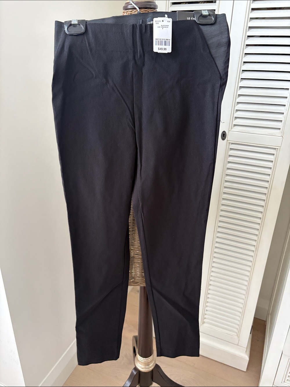 Le Chateau Women’s Black Slim Dress Pants * NWT * US 4